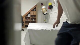 変態義理の兄が僕のガールフレンドの部屋で僕を録音