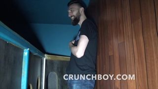 Gwiazda porno Damien Crosse używana w saunie glory holes