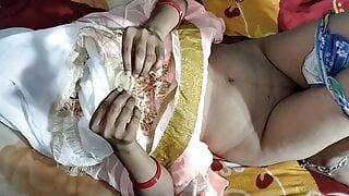 インド人desi村のホットな女の子のホームセックスビデオ