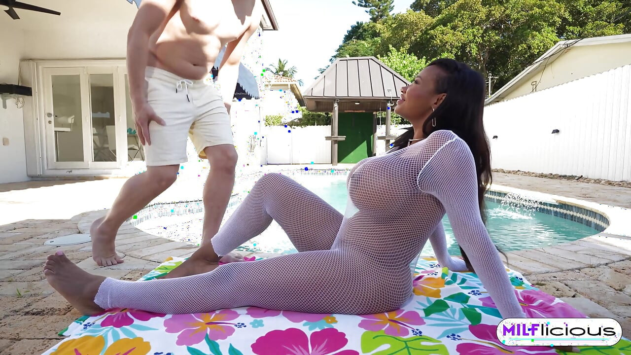 I Am in Love W My Stepmom's Huge Tits Starring Tia Maria
