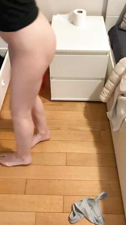 ミルフの尿 絶望 視点 おしっこをする女性
