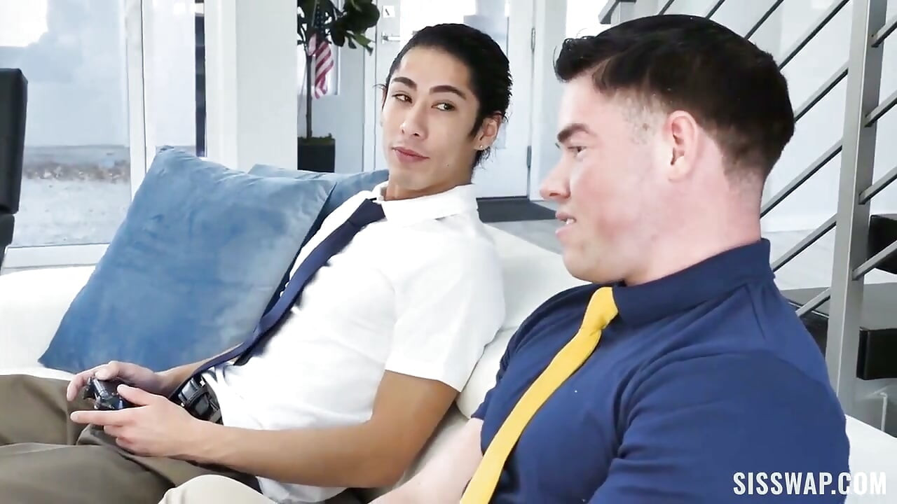 Alona bloom si adik tiri semok percy sires rela dientot sama abang tirinya demi uang dan ngentot gaya doggy posisi cowgirl sore-sore