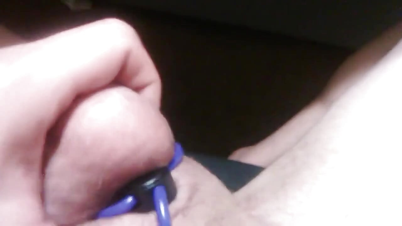 Pov transgirl, pertama kali pakai cincin seks dobel meluncur; Tanpa Audio