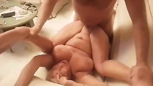 Ibu tiriku ngentot aku