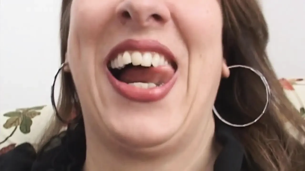 丑陋的意大利熟女喜欢被鸡巴插菊花