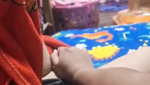 Er fingerte seine frau, bis sie zum orgasmus kam