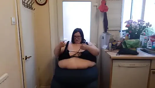 SSBBW mencoba bikini pantat gemuk baru