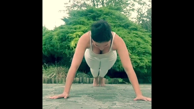 AMBER TITS SLOW MO