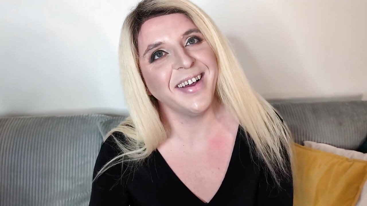 A Sissy Gets Fucked by a Fan