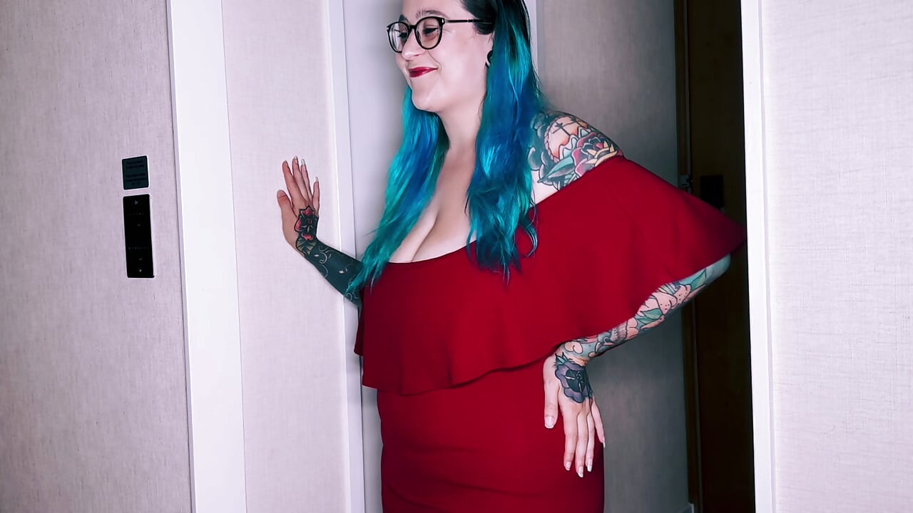Rande se stává drzým – Curvy British MILF sólo dildo roleplay