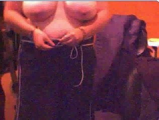 girl change clothe front webcam