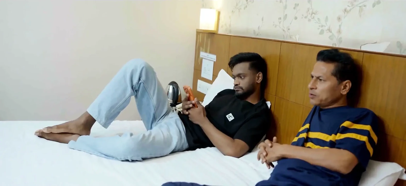 Indian Girlfriend and Boyfriend with X Boyfriend Make Threesome Chudai Video