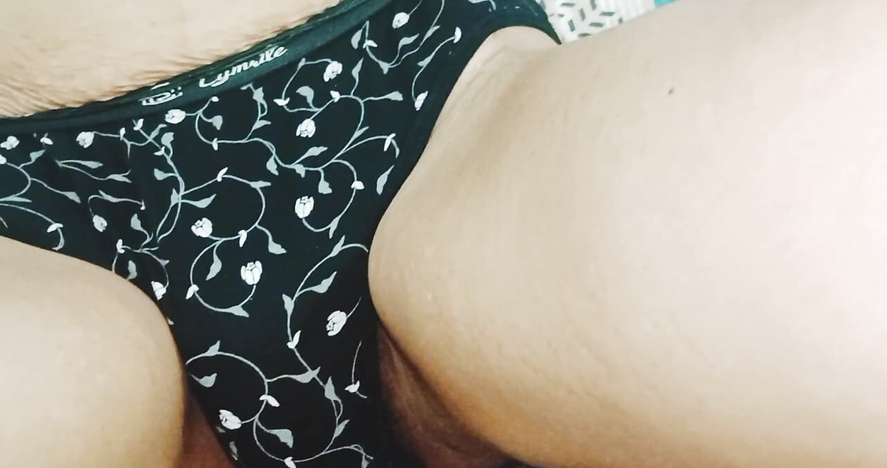 구자라트인 처제에게 브래지어를 채워준 뒤 박아버렸다