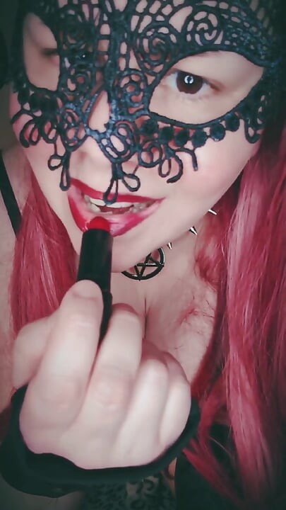 Seductive MILF Flashes Pussy