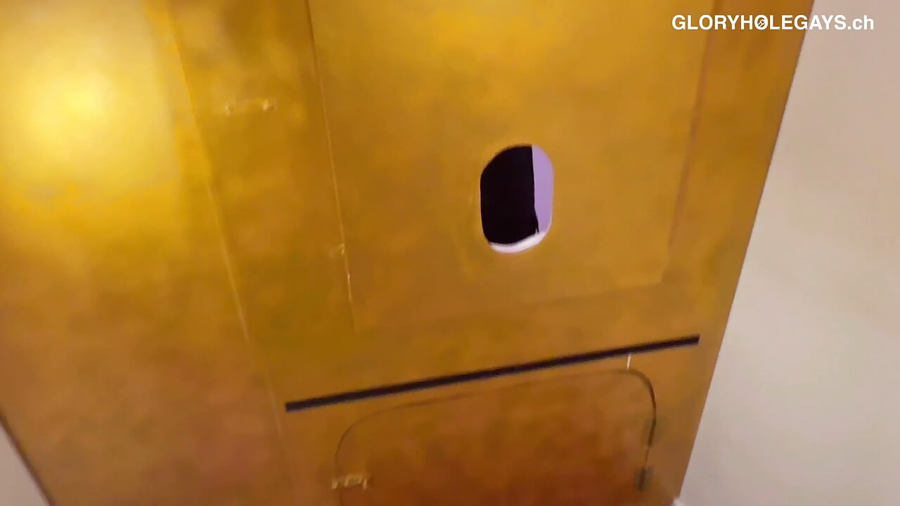 Moist, hard, intense - a real gloryhole experience