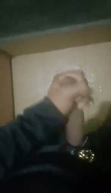 Я дрочив, подивіться на мій член,