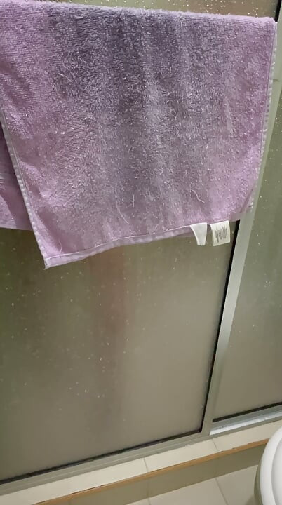 squirtează în baie, îi plac mexicanii