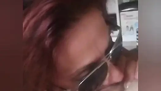 Aku suka banget nyepong kontol ini