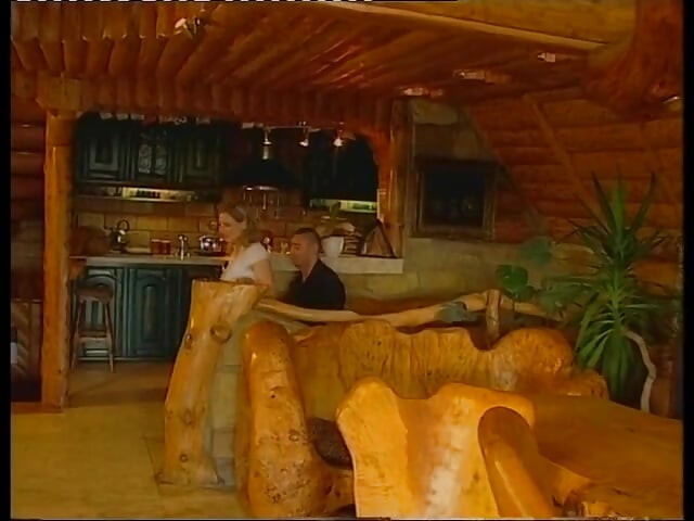 Грудастая милфа глотает сперму после страстно траха