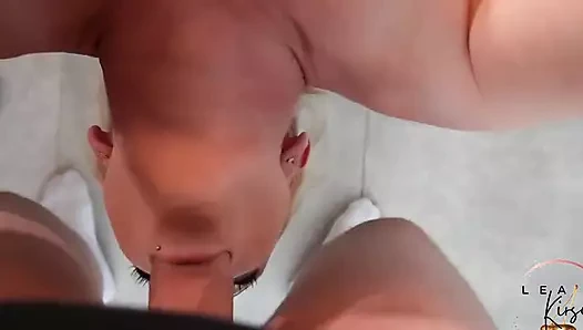 Özür dilerim! Boğazından sert sikiliyor! Yarağı yönetmedığımı hayal et!