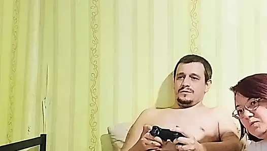 Üvey kız kardeşin meydan okuması oyunun ilk seviyesini geçti