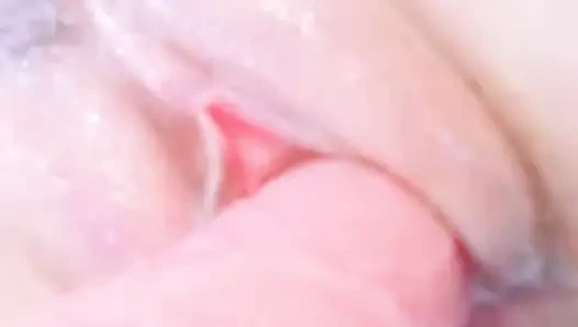 Tonton merah mudaku sayang