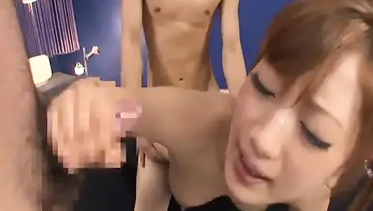 Pecandu cumshot Aika. Semakin banyak dia tertutup, semakin dia inginkan. - 3
