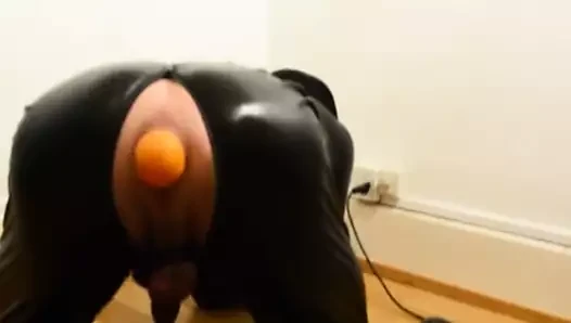 Three oranges in the ass (anal balls, weird insertion)