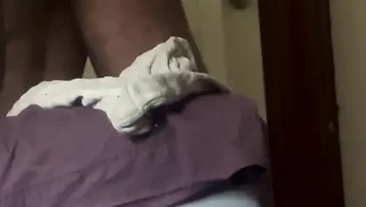 Tante seksi ini dientot habis-habisan saat suaminya lagi di kantor