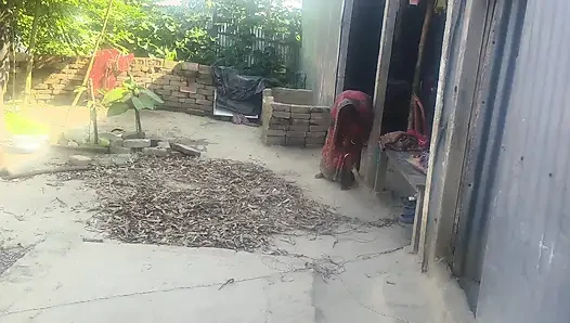 Desi housewife ki outdoor chudai ki