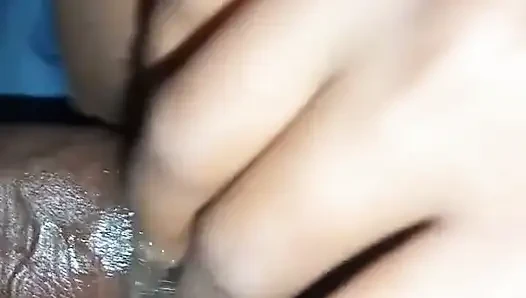 Amcığıma yağla masaj yapıyor
