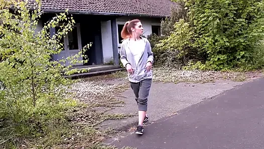 Sexy big ass brunette enjoying in hard outdoor fuck in her wide pussy