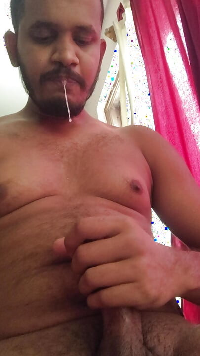 Mere lund ko chuske pani nikal do baby Indian Desi boy speelt grote lul