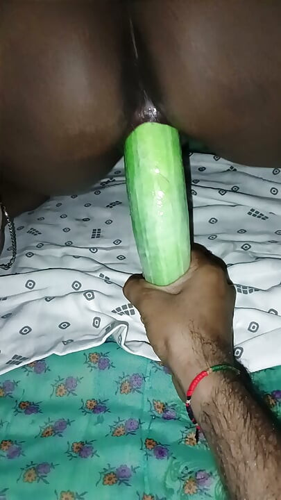 Desi bhaabhi ne poora khira chut me daala