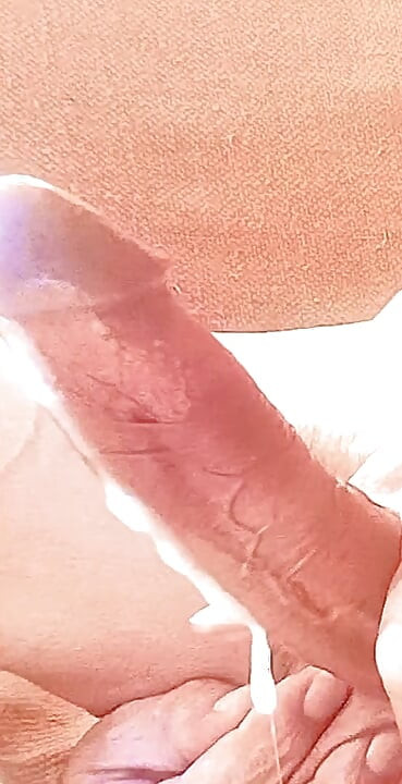 A passionate cock, contagious horniness, comes to enjoy it and be happy.