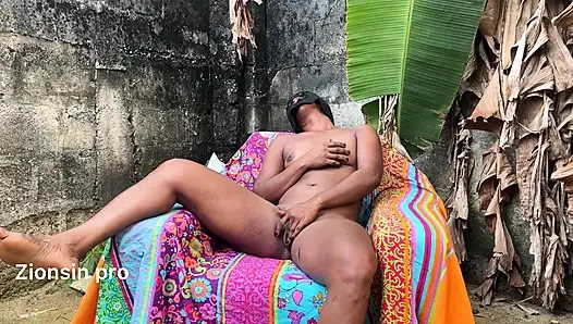 Горячий африканский трах на улице в горячую погоду