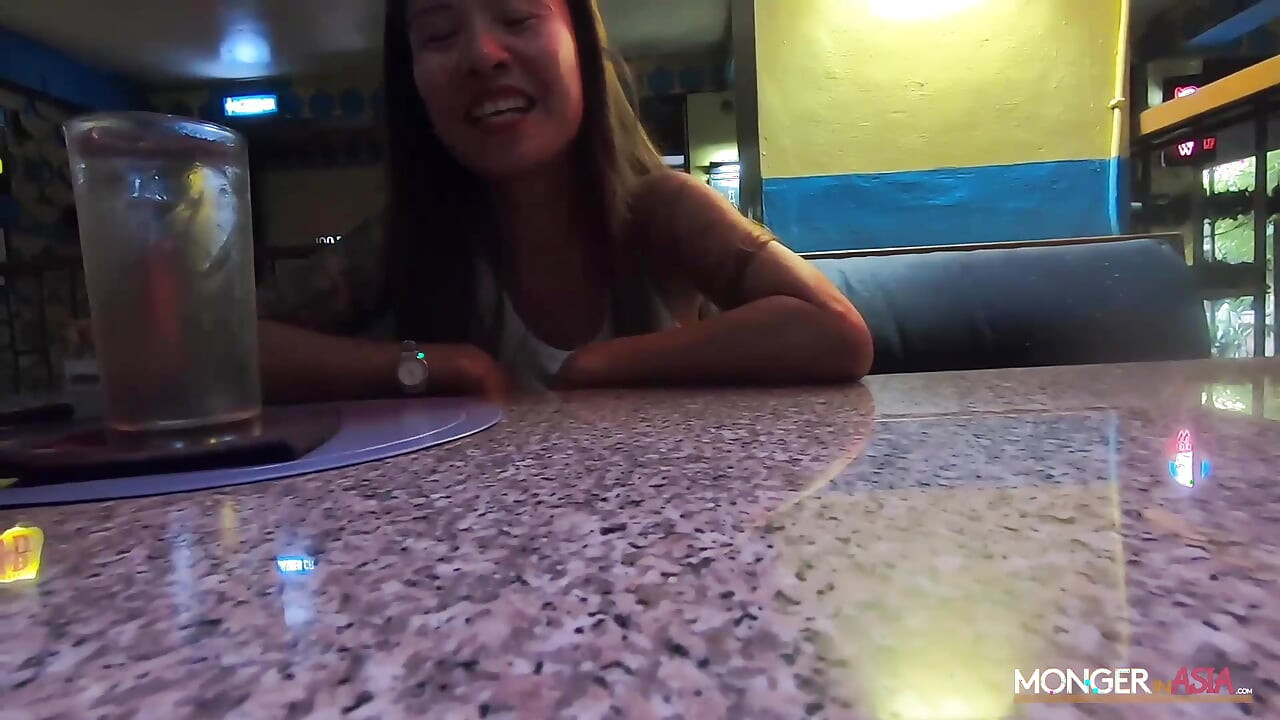 Sexy Pinay anseia por pau estrangeiro