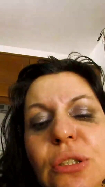 Zapanjujući trenutak iz "MILF OBOŽAVA ANALNO DP JEBANJE S VELIKIM KURCEM"