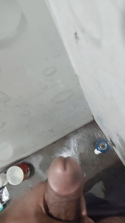 hastmaithun karte hue maal girate hue