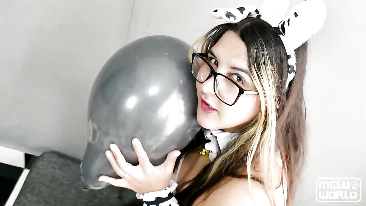 Sexy Cow Girl Blow N Finger Her with Balloons - Bunny Looner