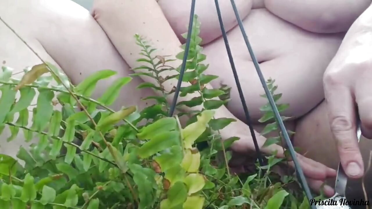 Stepmom makes video for stepson's friend teaching gardening part 01