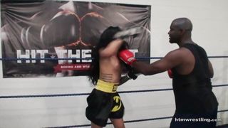 Maria Marley interraciaal gemengd boksen man versus vrouw