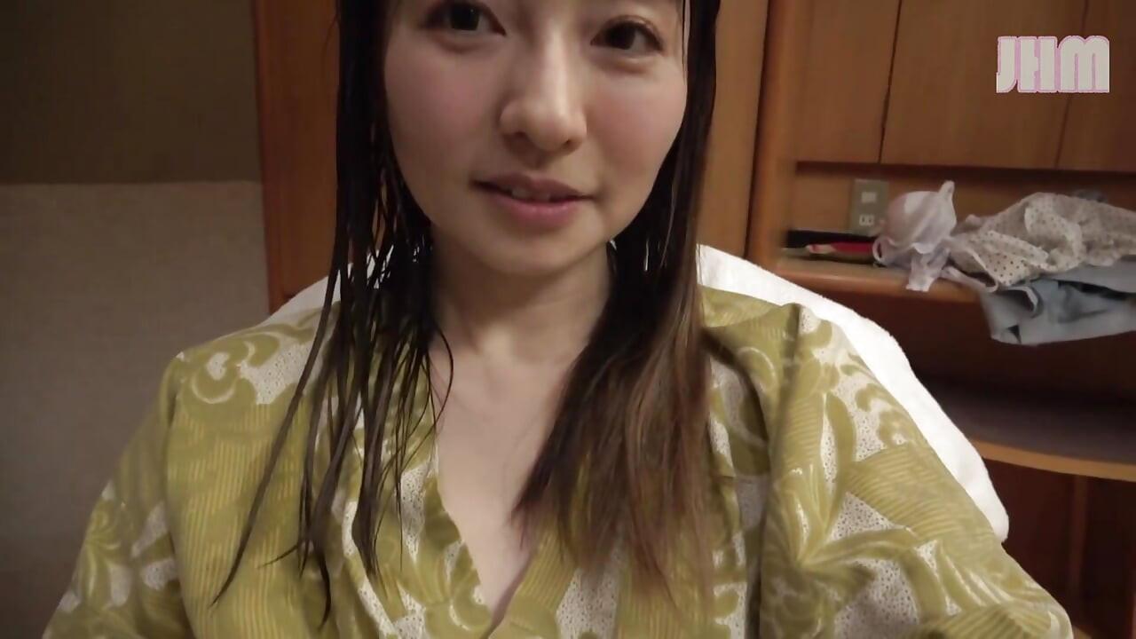 42歳の人妻 カノカとのリゾートエスケープ - 2