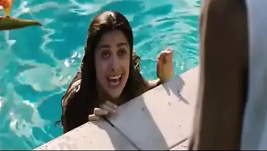 Salma Desnuda en piscina.mp4