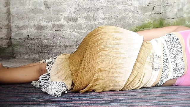 Saloni akele ghar mein pakdi gai Aaj Apne sath bhabhi
