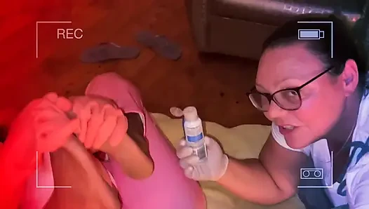 Dominatrix sahibe April - kayıt dışı
