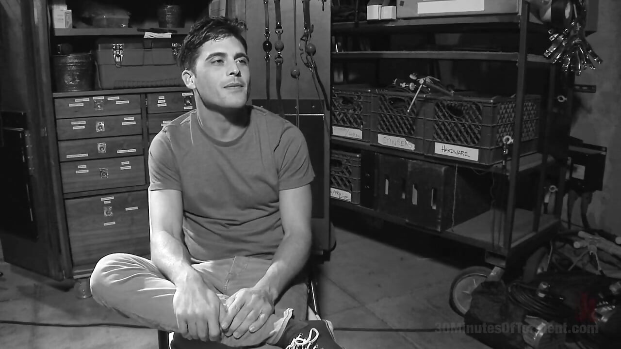 Straight hunk lance hart - the wall - the chair - the water chamber