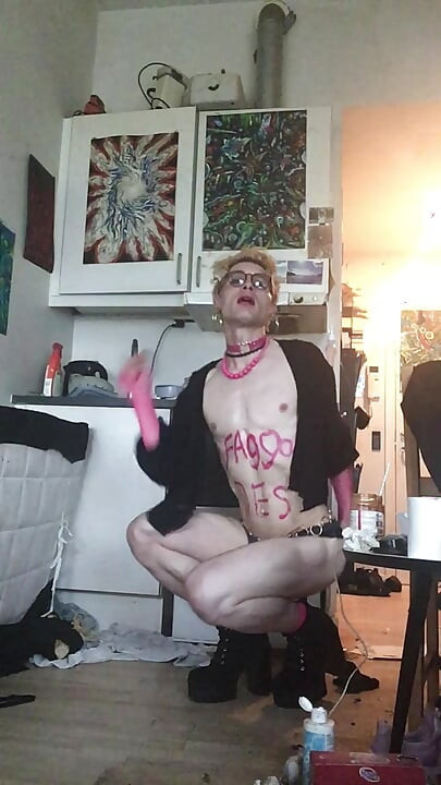 Faggot narttu Jes Brinch