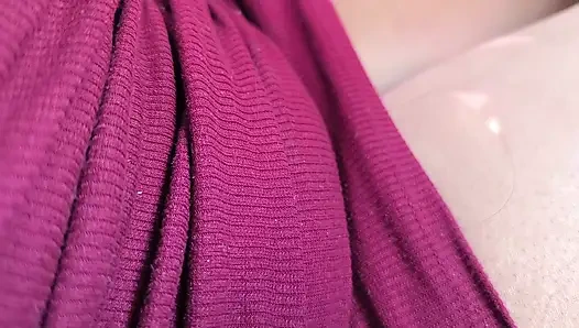 Üvey kız kardeş sapık üvey babasına sokakta lezzetli bir sakso çekiyor