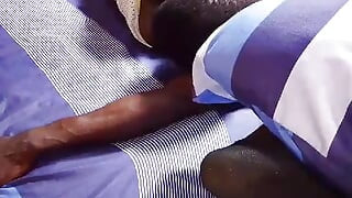 Resepsiyonist ve patronu odada seks yaparken yakalandı